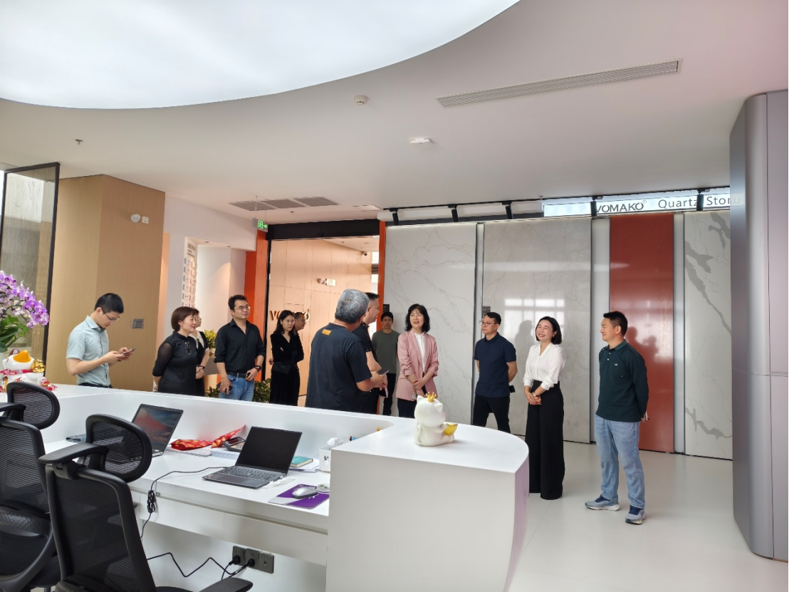 花都区秀全街道办领导深入企业一线调研  精准服务助力科技建材企业高质量发展